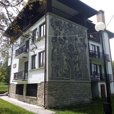 Чичо Томовата Колиба Hotel Tryavna Eksteriør billede