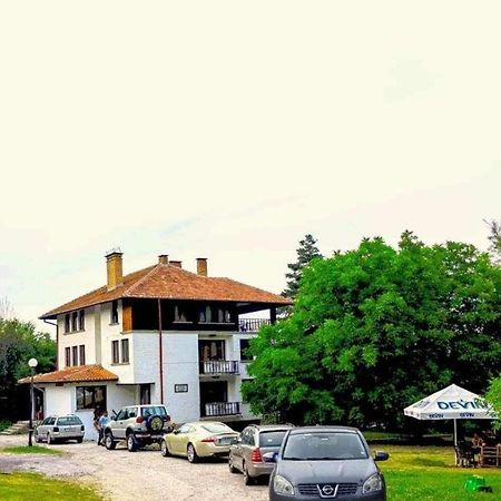 Чичо Томовата Колиба Hotel Tryavna Eksteriør billede