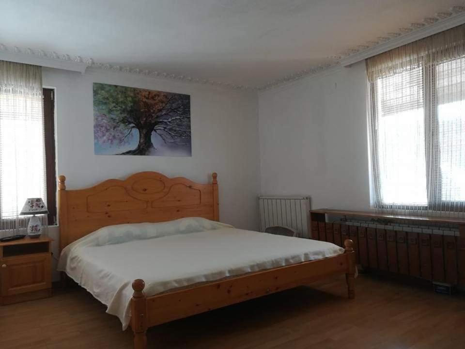 Чичо Томовата Колиба Hotel Tryavna Eksteriør billede