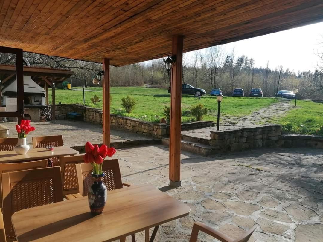 Чичо Томовата Колиба Hotel Tryavna Eksteriør billede